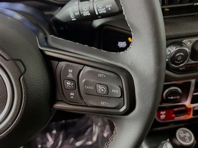 2025 Jeep Wrangler - Photo 17