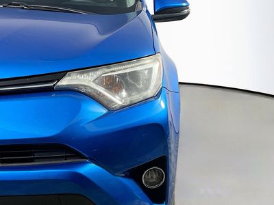 2018 Toyota RAV4 - Photo 9