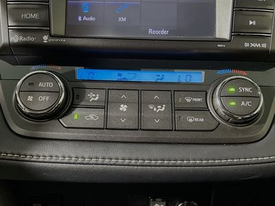 2018 Toyota RAV4 - Photo 23
