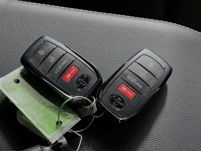 2026 Toyota 4Runner i-FORCE MAX Hybrid - Photo 33