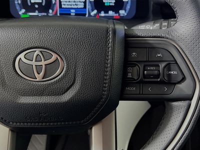 2026 Toyota 4Runner i-FORCE MAX Hybrid - Photo 17