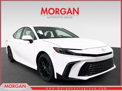 2026 Toyota Camry SE in White — front three-quarter view