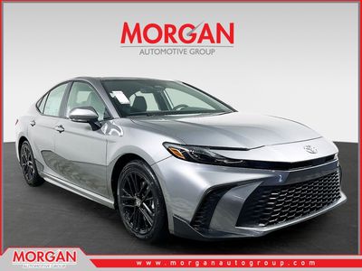 2026 Toyota Camry SE — front three-quarter view