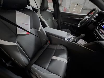 2026 Toyota Camry — photo 28 view