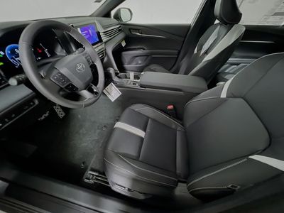 2026 Toyota Camry - Photo 12