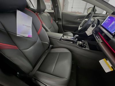 2025 Toyota Prius Plug-In Hybrid - Photo 28