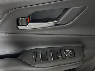 2025 Toyota Prius Plug-In Hybrid - Photo 14