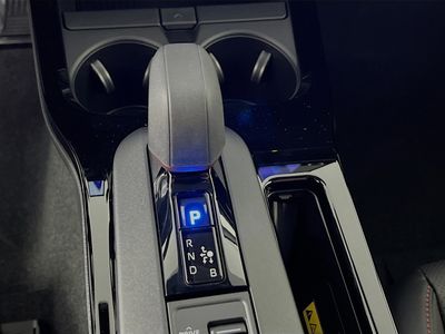 2025 Toyota Prius Plug-In Hybrid - Photo 21