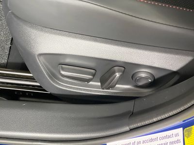 2026 Toyota Prius Plug-In Hybrid - Photo 13
