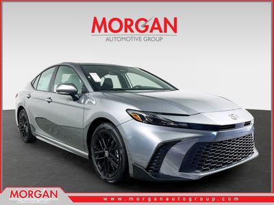 2026 Toyota Camry SE — front three-quarter view