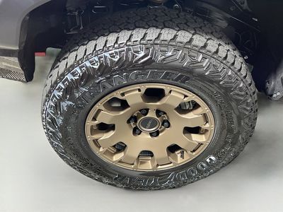 2025 Toyota Tacoma Hybrid - Photo 11