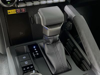 2025 Toyota Tacoma Hybrid - Photo 21