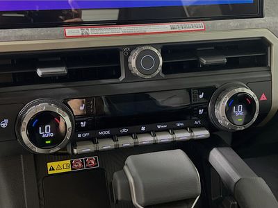 2025 Toyota Tacoma Hybrid - Photo 23