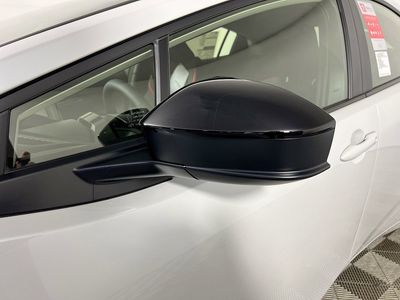 2026 Toyota Prius Plug-In Hybrid - Photo 10