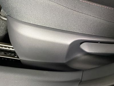 2026 Toyota Prius Plug-In Hybrid - Photo 13