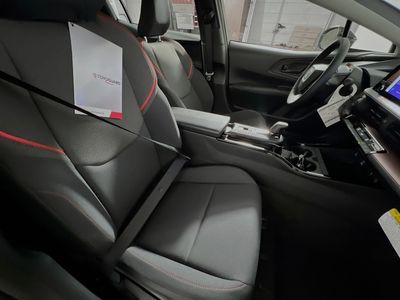2026 Toyota Prius Plug-In Hybrid - Photo 28