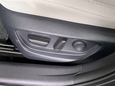 2026 Toyota Camry - Photo 13