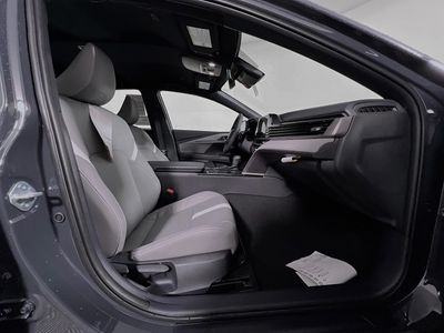 2025 Toyota Camry - Photo 28