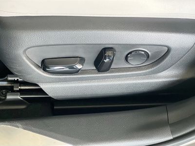 2019 Lexus UX - Photo 13