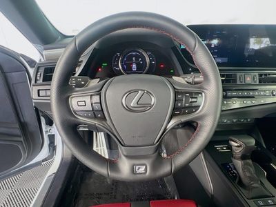 2025 Lexus ES - Photo 16