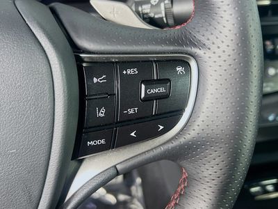 2025 Lexus ES - Photo 18