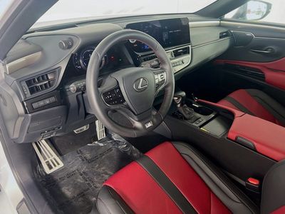 2025 Lexus ES - Photo 11