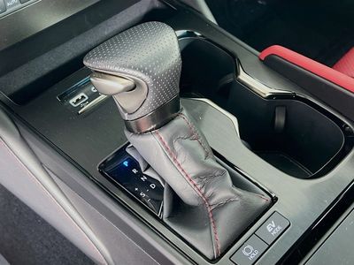 2025 Lexus ES - Photo 24