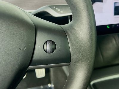 2023 Tesla Model Y - Photo 17