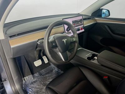 2023 Tesla Model Y - Photo 11