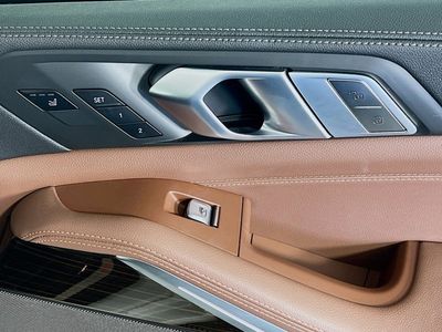 2021 BMW X7 - Photo 32