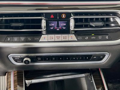 2021 BMW X7 - Photo 23