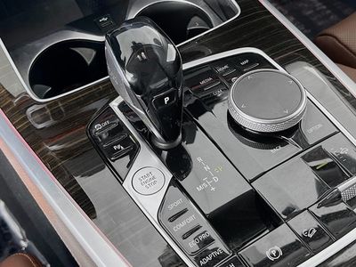 2021 BMW X7 - Photo 24