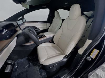 2022 Tesla Model X - Photo 10