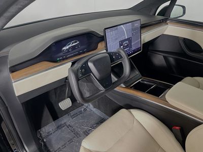 2022 Tesla Model X - Photo 11