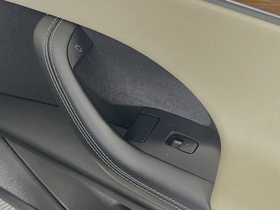 2022 Tesla Model X - Photo 30