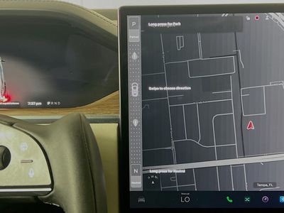 2022 Tesla Model X - Photo 22