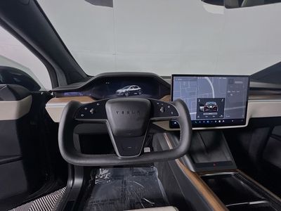 2022 Tesla Model X - Photo 14