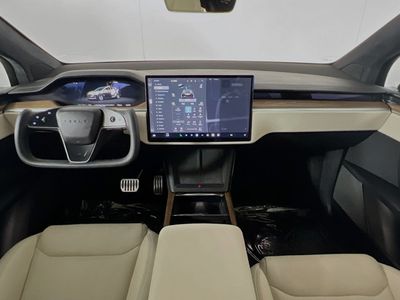 2022 Tesla Model X - Photo 26