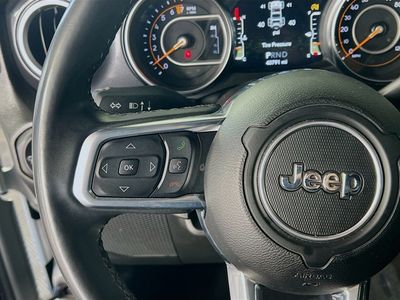 2022 Jeep Wrangler - Photo 17