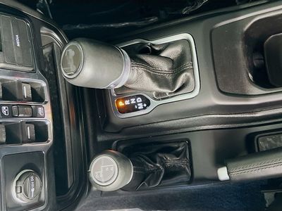 2022 Jeep Wrangler - Photo 24