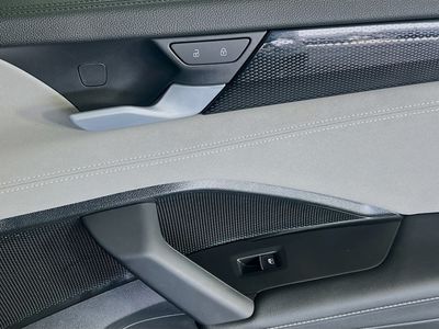 2025 Volkswagen Tiguan - Photo 32