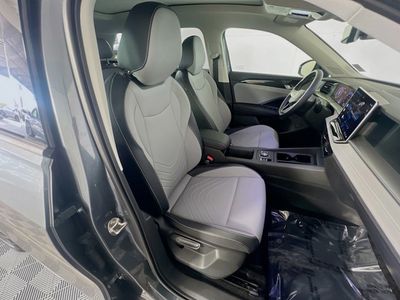 2025 Volkswagen Tiguan - Photo 30