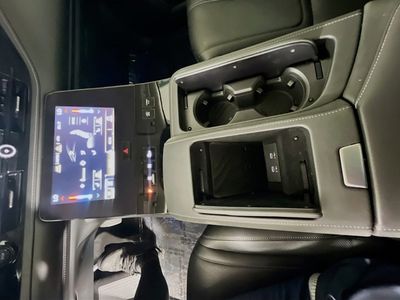 2025 INFINITI QX80 - Photo 25