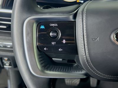 2025 INFINITI QX80 - Photo 17