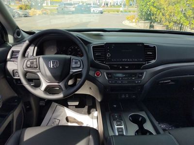 2025 Honda Ridgeline - Photo 16