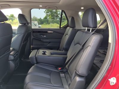 2025 Honda Pilot - Photo 16
