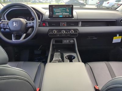 2025 Honda Pilot - Photo 15
