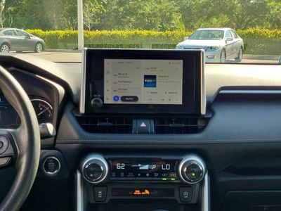 2024 Toyota RAV4 - Photo 18