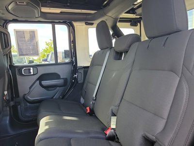 2022 Jeep Wrangler - Photo 17