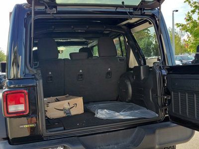 2022 Jeep Wrangler - Photo 14
